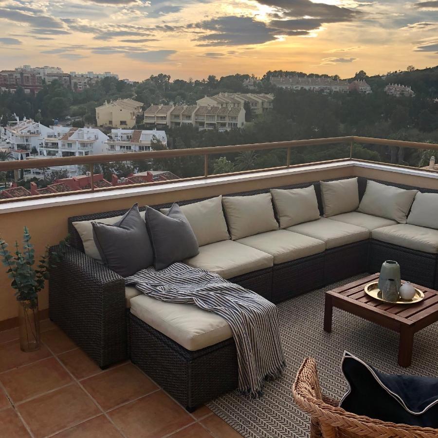 Luxurious Duplex Penthouse With Golf And Sea Views Apartment Беналмадена Екстериор снимка
